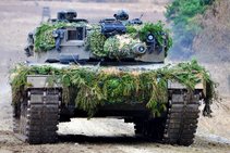 Der Kampfpanzer "Leopard" 2A4 beim Gefechtsdienst. (Foto: PzB14)