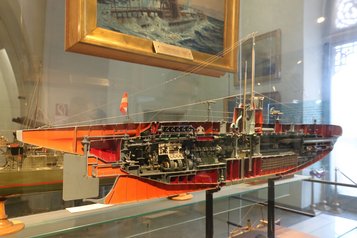 Schnittmodell eines U-Bootes der k.u.k Kriegsmarine ("U-27") im Heeresgeschichtlichen Museum. Heckansicht mit Motorraum. (Foto: Bundesheer/Gerold Keusch)