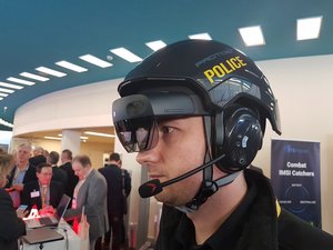 Beim Polizeikongress werden auch aktuelle Entwicklungen und Produkte vorgestellt, wie dieses Augmented- und Mixed-Reality-Simulationssystem des österreichischen Unternehmens Realsim. (Foto: RedTD/Gartler)