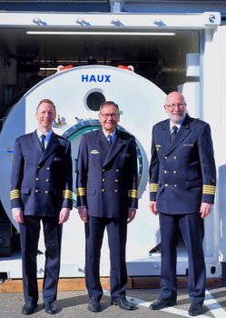 Die Flottenärzte Dr. Andreas Koch (li.), Dr. Dirk Möllmann (Mi.) und Dr. Ulrich van Laak. (Foto: Deutsche Bundeswehr/Jeannine Horstmann)
